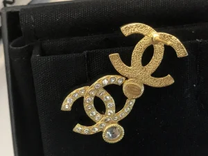 Essenceofluxury Womens Jewelry Chanel Crystals CC Logo Earrings A39PP180 AA195581