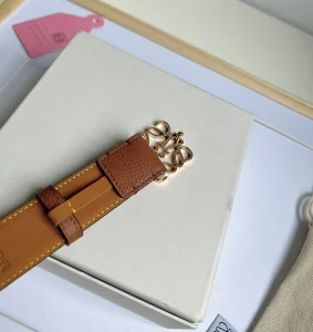 Essenceofluxury Womens Belts Loewe Anagram Leather Belt in Brown 32MM A175PP240 AA196051
