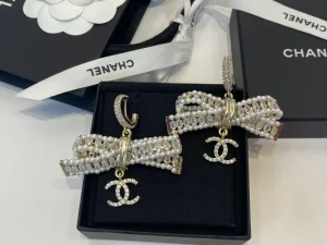 Essenceofluxury Womens Jewelry Chanel Crystals CC Logo Bowknot Earrings A39PP280 AA196708