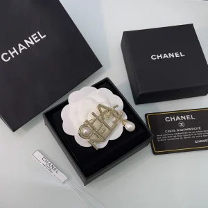 Essenceofluxury Womens Jewelry Chanel Gold Monogram CC Logo Brooch A205PP180 AA198901