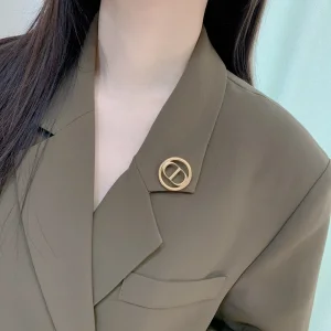 Essenceofluxury Womens Jewelry Dior 30 Montaigne CD Gold Brooch A205PP180 AA198895