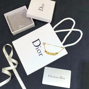 Essenceofluxury Womens Jewelry Dior Lucky Dice Brooch with Crystals A205PP280 AA198894