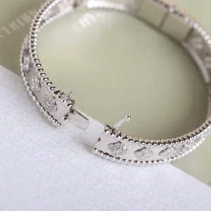 Essenceofluxury Womens Jewelry Van Cleef Arpels Perlee Diamonds Bracelets A205PP680 AA198924