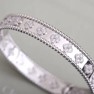 Essenceofluxury Womens Jewelry Van Cleef Arpels Perlee Diamonds Bracelets A205PP680 AA198924