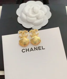 Essenceofluxury Womens Jewelry Chanel Crystal CC Gold Shell Earrings A152PP180 AA199537