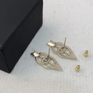 Essenceofluxury Womens Jewelry Chanel CC Logo Crystals Arrow Earrings A152PP180 AA199930