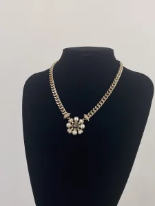 Essenceofluxury Womens Jewelry Chanel Chain Pendant Necklace Gold A39PP280 AA200212