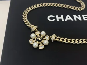 Essenceofluxury Womens Jewelry Chanel Chain Pendant Necklace Gold A39PP280 AA200212