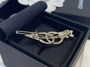 Essenceofluxury Womens Jewelry Chanel Crystals CC Logo Hair Pin A39PP180 AA200208