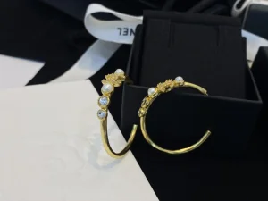 Essenceofluxury Womens Jewelry Chanel Crystals CC Pearl Gold Earrings A39PP180 AA200222