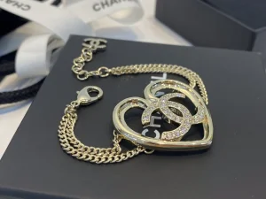Essenceofluxury Womens Jewelry Chanel Gold Crystals CC Heart Chain Bracelets A39PP180 AA200224