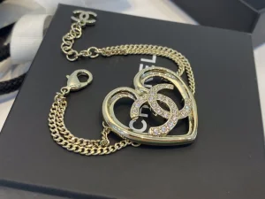 Essenceofluxury Womens Jewelry Chanel Gold Crystals CC Heart Chain Bracelets A39PP180 AA200224