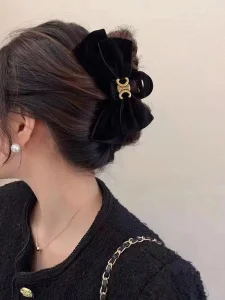 Essenceofluxury Womens Jewelry Celine Triomphe Hair Clip A152PP180 AA200460