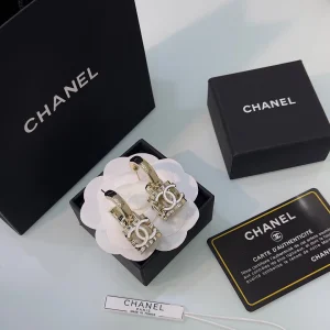 Essenceofluxury Womens Jewelry Chanel CC Logo Lock Earrings A39PP180 AA200924