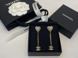 Essenceofluxury Womens Jewelry Chanel CC Crystals Heart Pendant Earrings A39PP180 AA201407