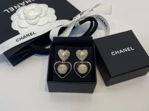 Essenceofluxury Womens Jewelry Chanel CC Crystals Heart Pendant Earrings A39PP180 AA201410