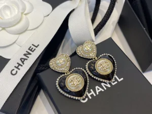 Essenceofluxury Womens Jewelry Chanel CC Crystals Heart Pendant Earrings A39PP180 AA201410
