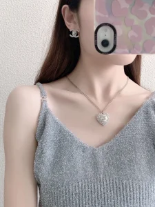 Essenceofluxury Womens Jewelry Chanel Crystals CC Heart Pendant Necklaces A39PP180 AA201411