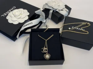 Essenceofluxury Womens Jewelry Chanel Crystals CC Heart Pendant Necklaces A39PP180 AA201413