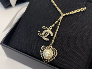 Essenceofluxury Womens Jewelry Chanel Crystals CC Heart Pendant Necklaces A39PP180 AA201413