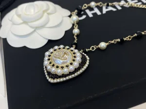 Essenceofluxury Womens Jewelry Chanel Crystals CC Heart Pendant Necklaces A39PP280 AA201414