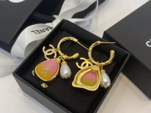Essenceofluxury Womens Jewelry Chanel CC Logo Pendant Earrings A39PP180 AA202114