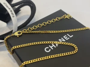 Essenceofluxury Womens Jewelry Chanel CC Logo Pendant Necklaces A39PP280 AA202115