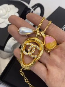 Essenceofluxury Womens Jewelry Chanel CC Logo Pendant Necklaces A39PP280 AA202115