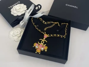 Essenceofluxury Womens Jewelry Chanel Gold CC Logo Pendant Necklace A39PP280 AA202111
