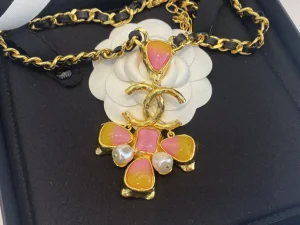 Essenceofluxury Womens Jewelry Chanel Gold CC Logo Pendant Necklace A39PP280 AA202111