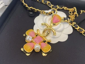 Essenceofluxury Womens Jewelry Chanel Gold CC Logo Pendant Necklace A39PP280 AA202111