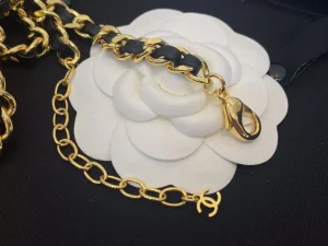Essenceofluxury Womens Jewelry Chanel Gold CC Logo Pendant Necklace A39PP280 AA202111