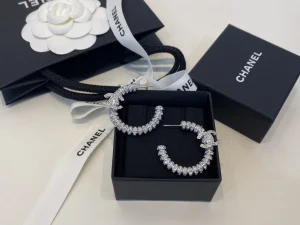 Essenceofluxury Womens Jewelry Chanel Crystals CC Logo Earrings A39PP180 AA205125