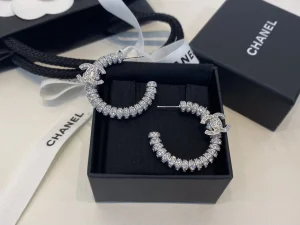Essenceofluxury Womens Jewelry Chanel Crystals CC Logo Earrings A39PP180 AA205125