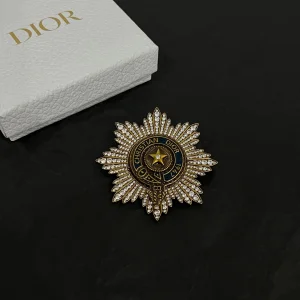 Dior Buffalo Star Brooch Gold