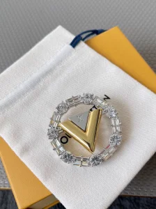 Louis Vuitton V For Crystal Brooch