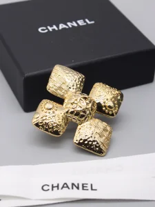 Chanel Gold Metal CC Cocomark Brooch